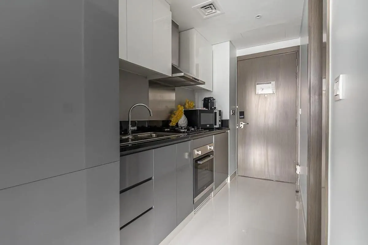 Frank Porter - Damac Prive Dubai Apartment