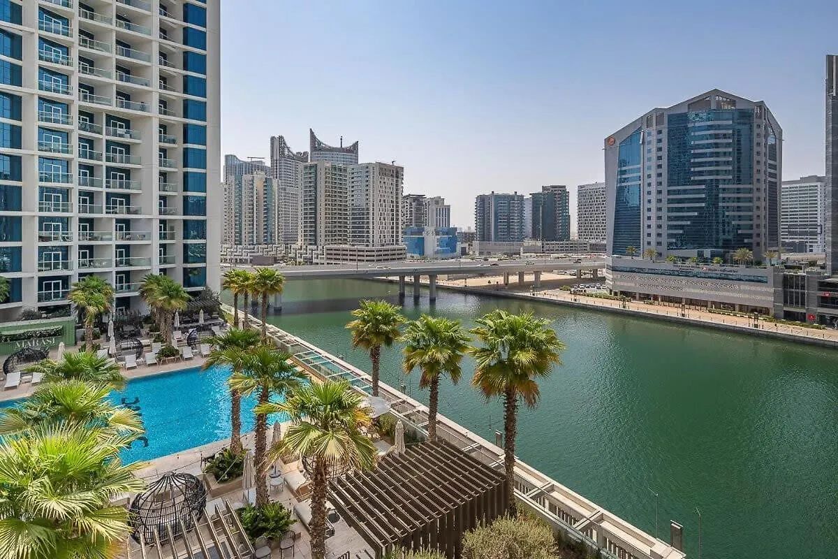 Frank Porter - Damac Prive Dubai Apartment