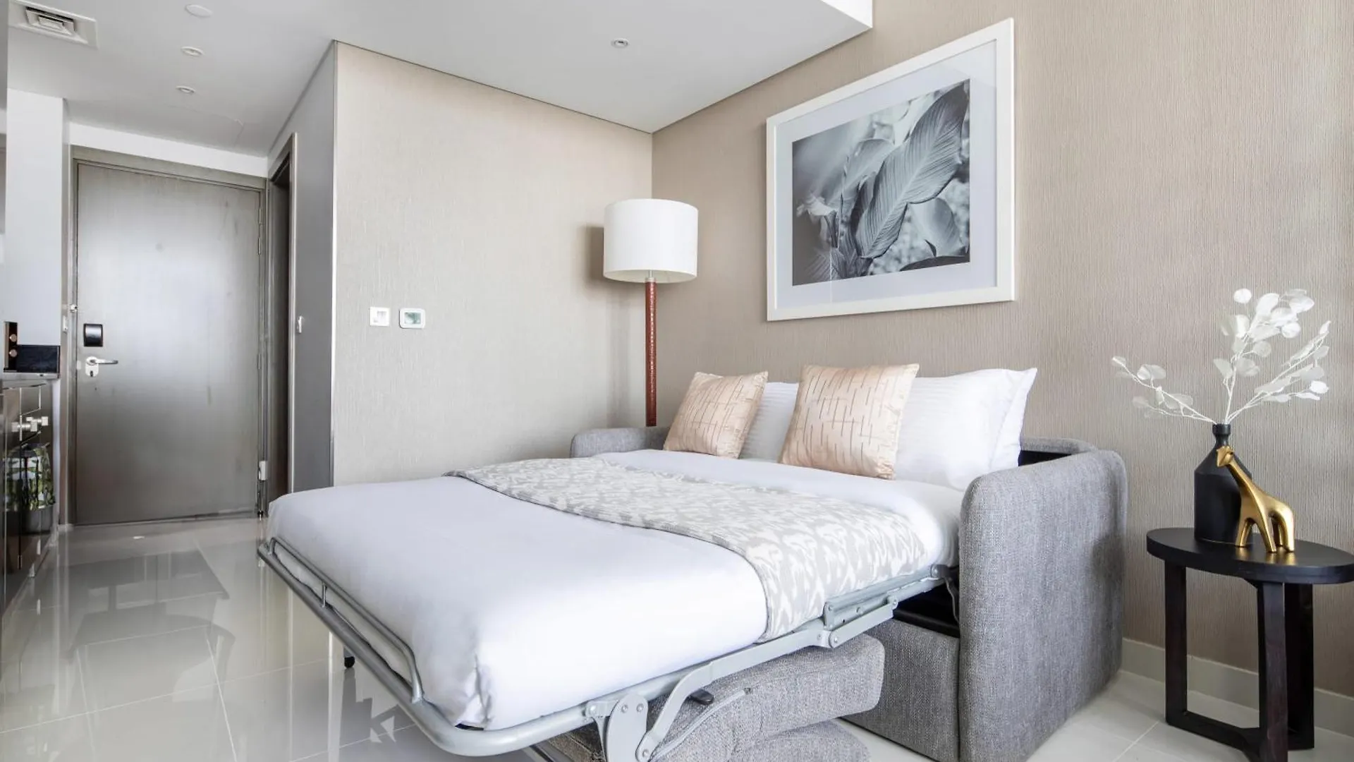 Apartment Frank Porter - Damac Prive Dubai